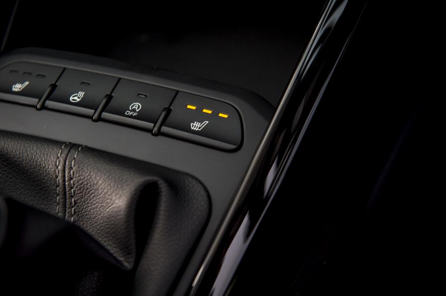 Детали интерьера Kia Rio 5-Door 2017 года  (UK) (фото 137 из 145)